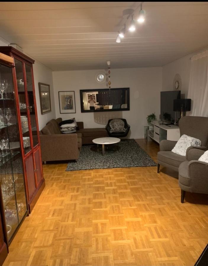 Own With Big Bed In A Big House! Lulea